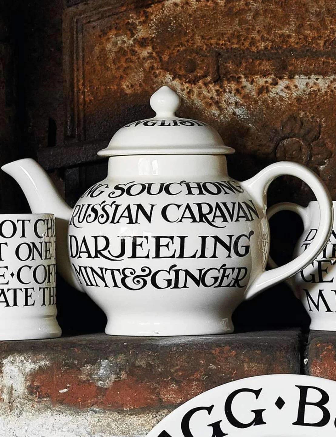 Black Toast 4 Mug Teapot - Image 7