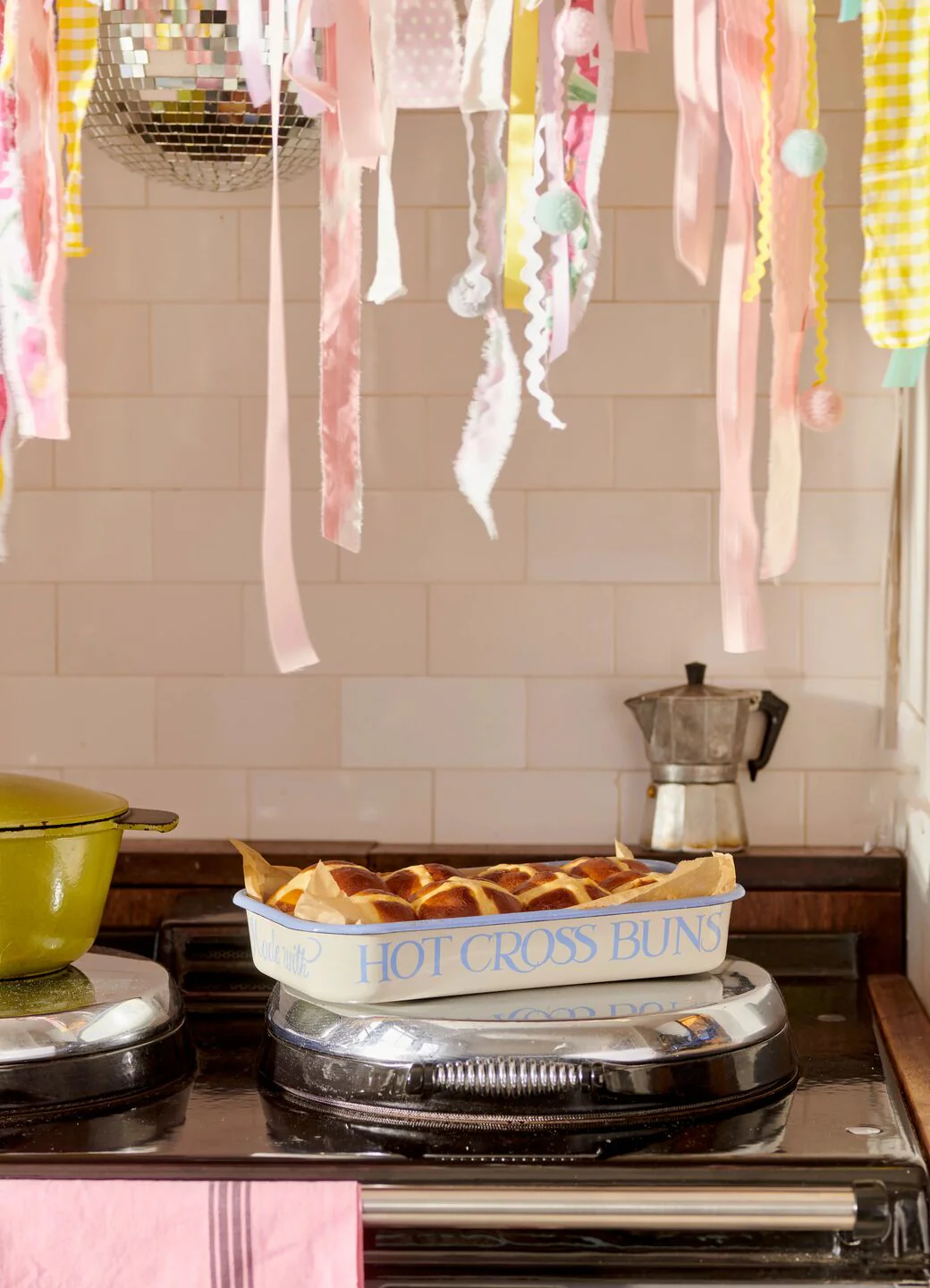Easter Toast 34cm Enamel Roasting Tray - Image 8