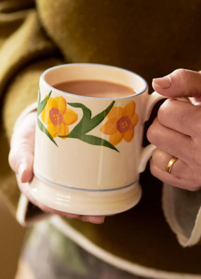 Windblown Daffodils 1/2 Pint Mug