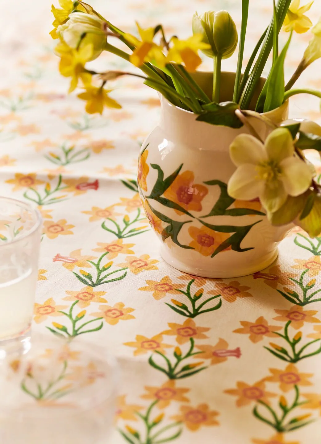 Windblown Daffodils Runner - Image 2